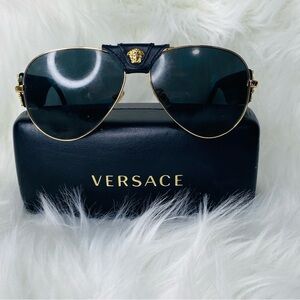 Versace VE2150Q Aviator Unisex Sunglasses Authentic and Great Condition